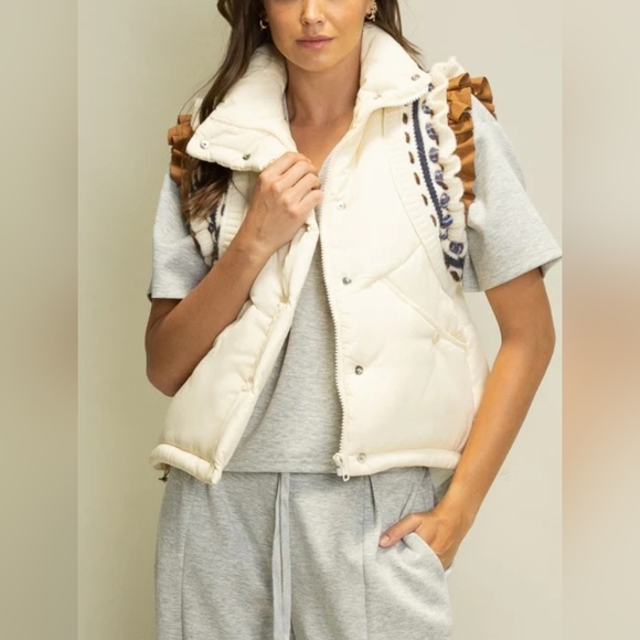 NWOT Hausen Quilted Emboidered Puffer Vest Size L - Picture 2 of 12